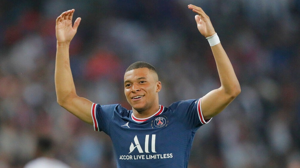 Kylian Mbappé celebrando anotación con el París Saint-Germain