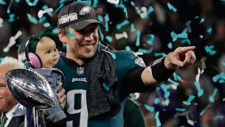 Nick Foles levanta el Vince Lombardi