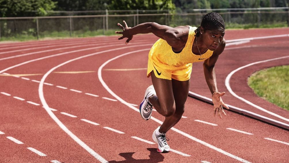 Semenya durante competencia de atletismo