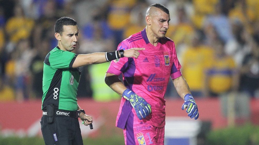 Nahuel Guzmán durante la Semifinal de Tigres vs Atlas