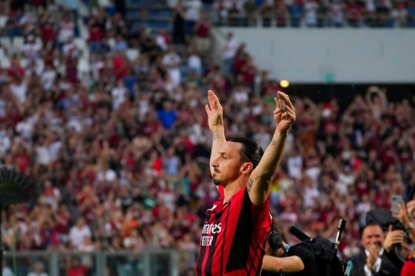 Zlatan Ibrahimovic festejando el título del AC Milan