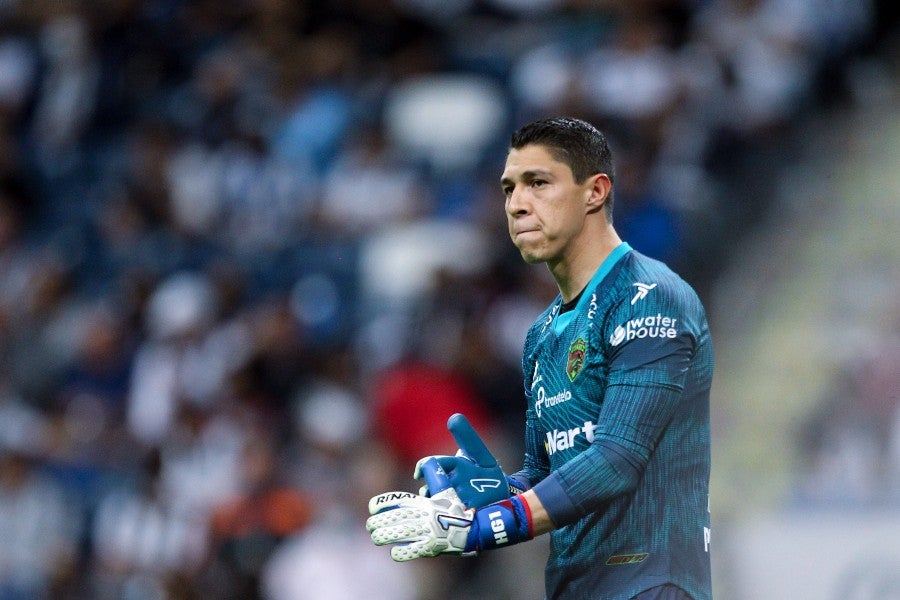 Hugo González durante un partido con Juárez