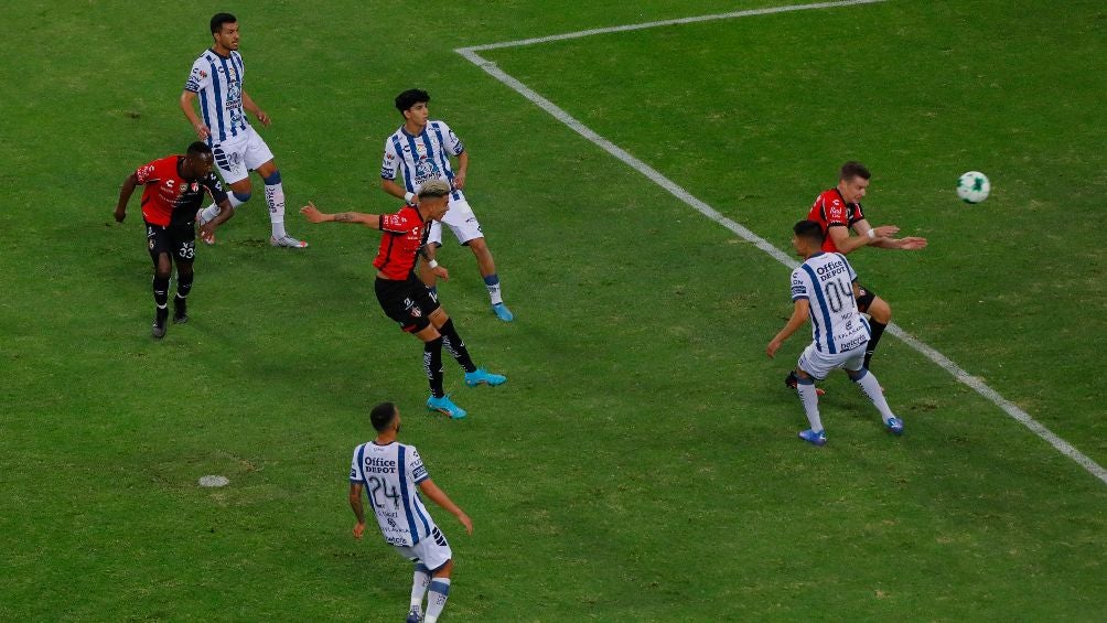 Luis Reyes abrió la fiesta para el Atlas