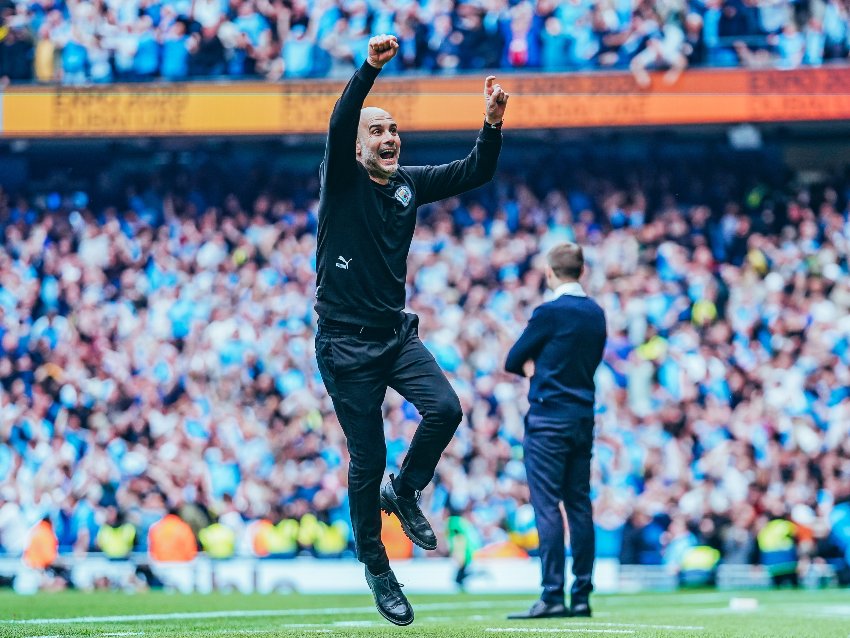 Pep Guardiola celebrando el título de la Premier League