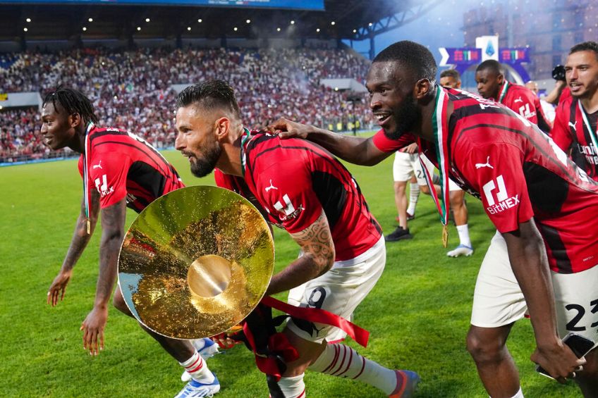 Jugadores del AC Milan festejando el título de la Serie A
