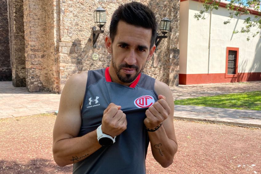 Fernando Navarro en pretemporada con Toluca