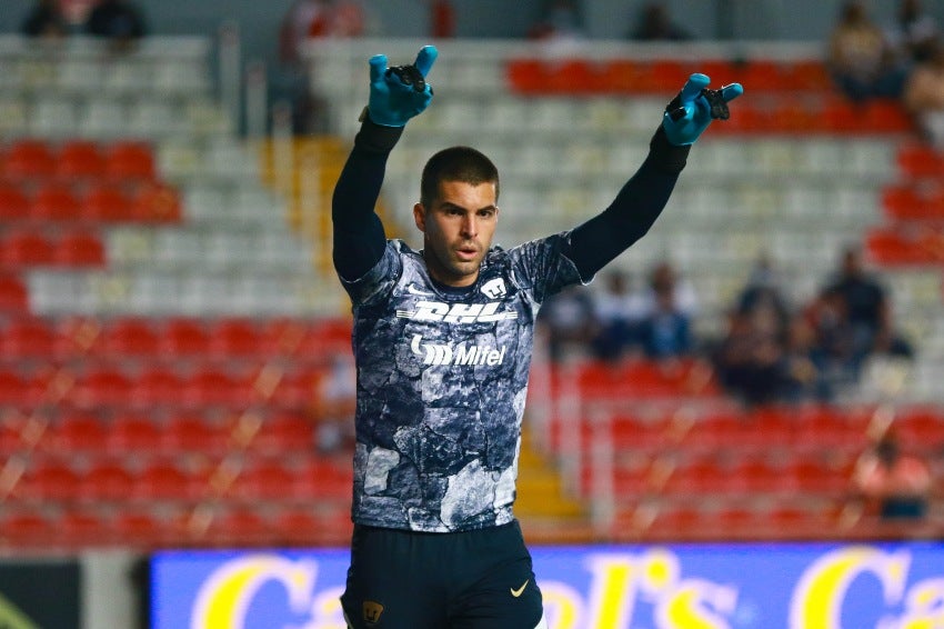 Julio González en un partido de Pumas