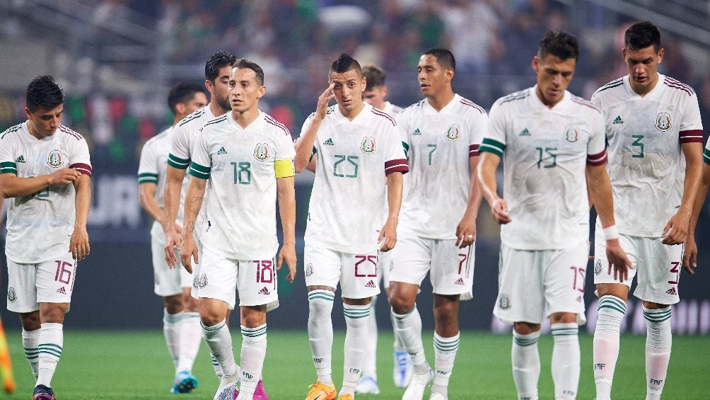 Selección Mexicana jugando partido amistoso ante Nigeria