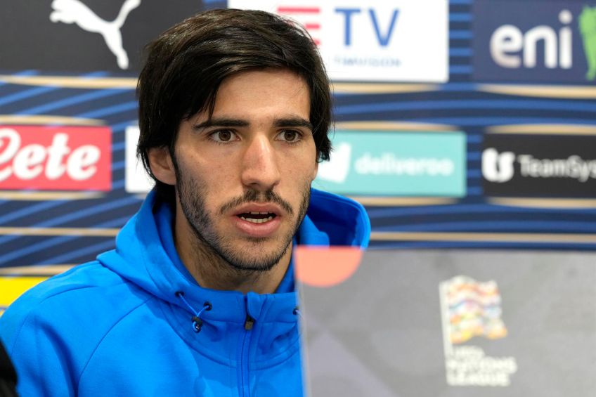 Sandro Tonali en conferencia de prensa