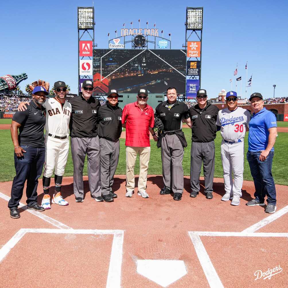 Miembros de Dodgers y Giants conviven previo al partido