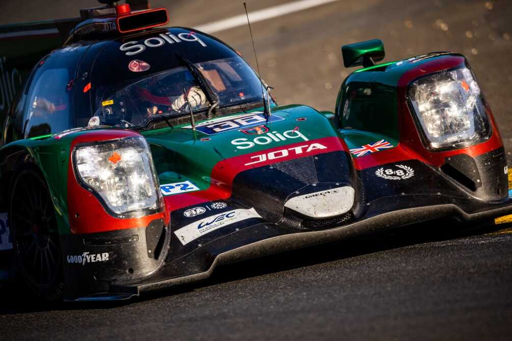 Roberto González en competencia en las 24 horas de Le Mans