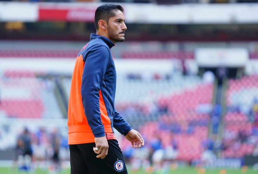 Jesús Corona previo a juego de Cruz Azul en Estadio Azteca