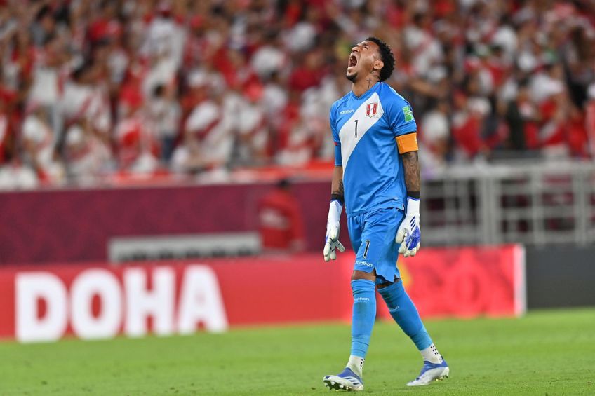 Pedro Gallese lamentando una falla