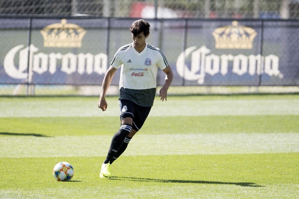 José Juan Macías en entrenamiento con la Selección Mexicana