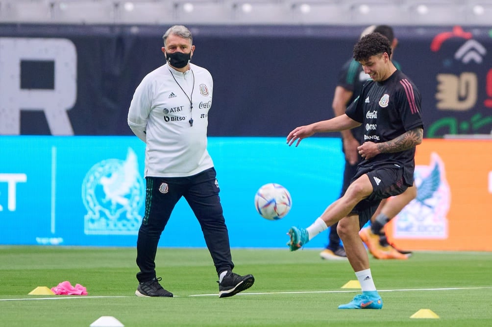 Tata Martino durante un entrenamiento con la Selección Mexicana