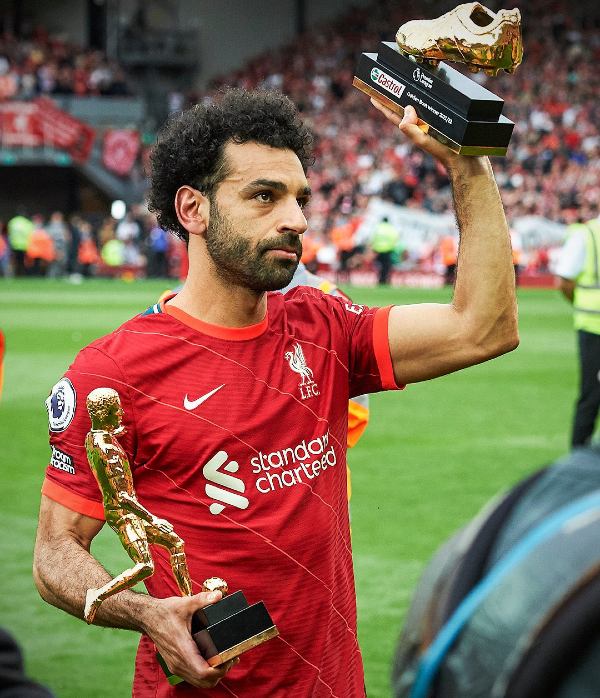 Mohamed Salah presumió reconocimientos con el Liverpool
