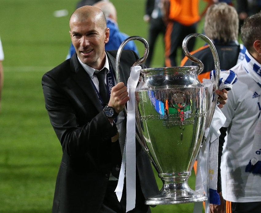 Zizou tras ganar La Orejona con el Real Madrid