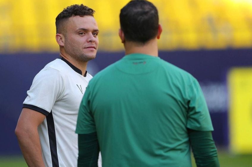 Jonathan Rodríguez entrenando con el Al-Nassr