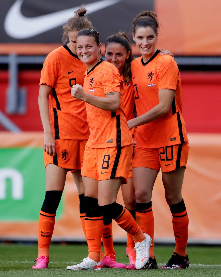 Jugadoras de Países Bajos celebrando un gol