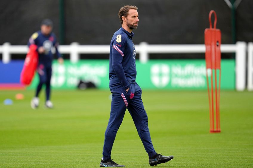 Gareth Southgate durante un entrenamiento de Inglaterra