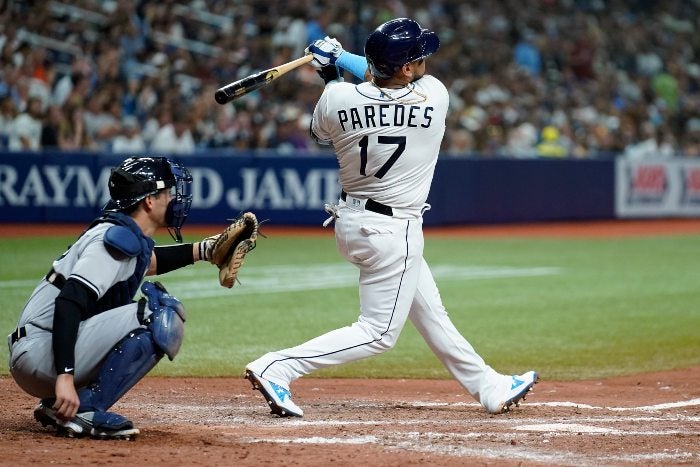 Isaac Paredes en acción con Jays