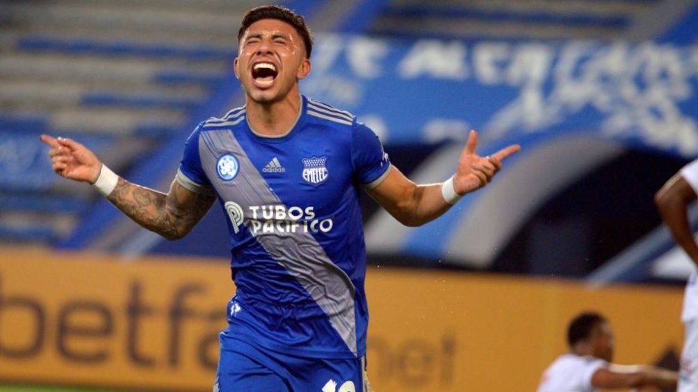 Joao Rojas celebra un gol con Emelec