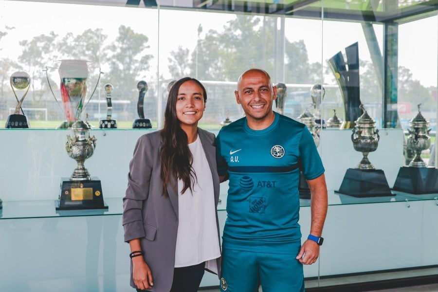 Ángel Villacampa junto a Claudia Carrión