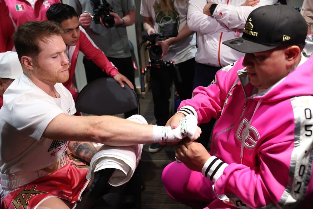 Eddy Reynoso y Canelo previo a una pelea