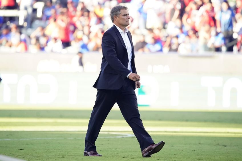 Diego Aguirre durante un partido de Cruz Azul