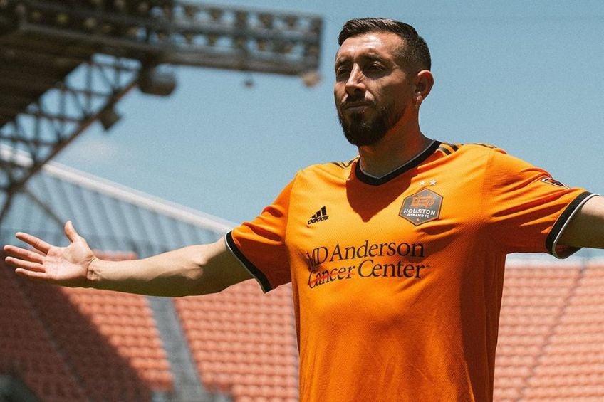 Héctor Herrera con el jersey de Houston Dynamo