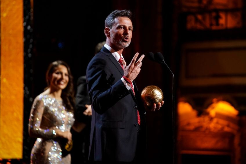 Diego Cocca tras recibir el Balón de Oro a Mejor Entrenador