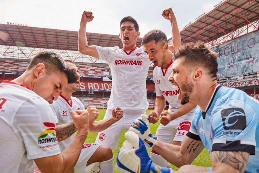 Uniforme de visitante del Toluca para la temporada 2022-23
