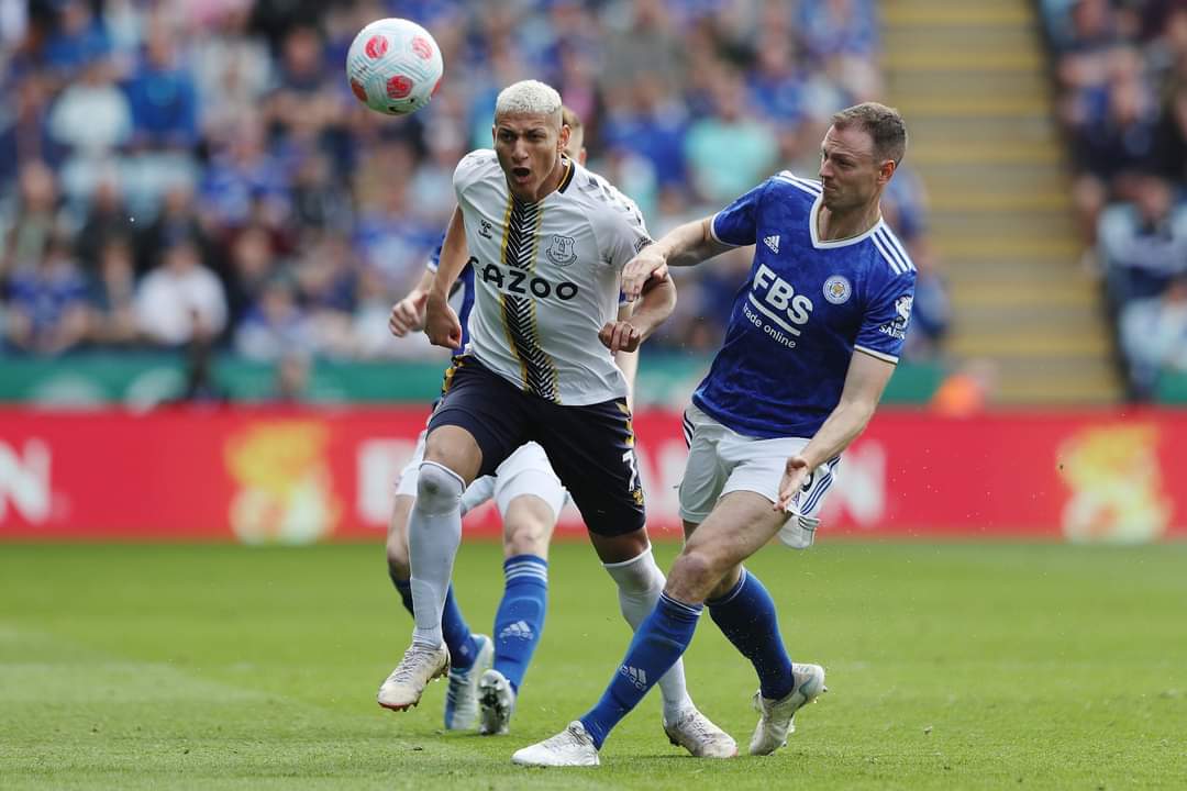 Richarlison en partido con el Everton