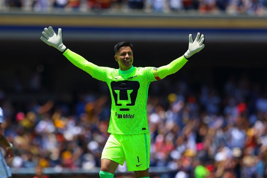 Talavera celebrando un gol de Pumas