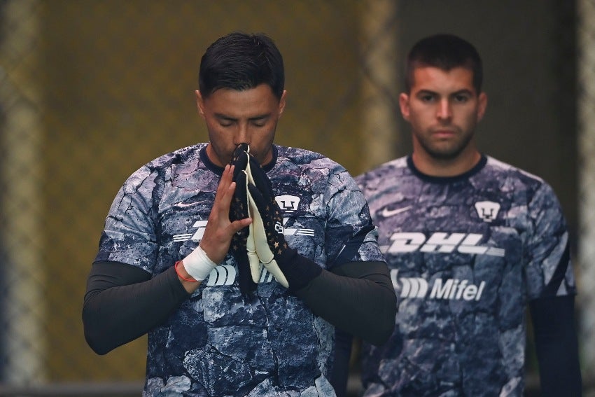 Talavera previo a un partido de Pumas