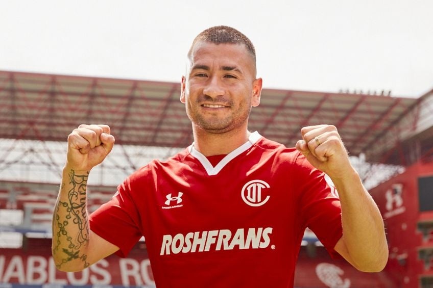 Uniforme de local de los Diablos Rojos de Toluca