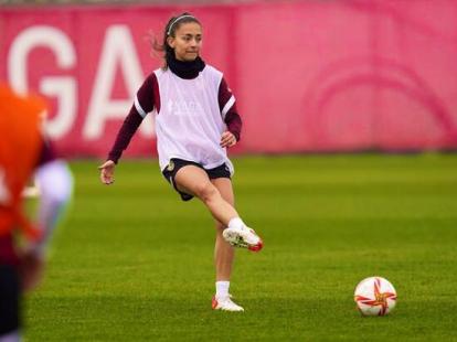 Isabella Echeverri en un entrenamiento del Sevilla Femenino