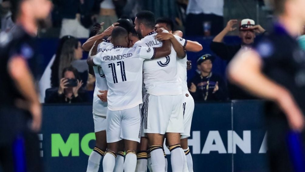 Galaxy logró una goleada en casa