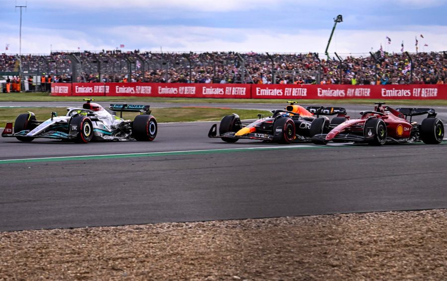 Pérez en batalla contra Hamilton y Leclerc
