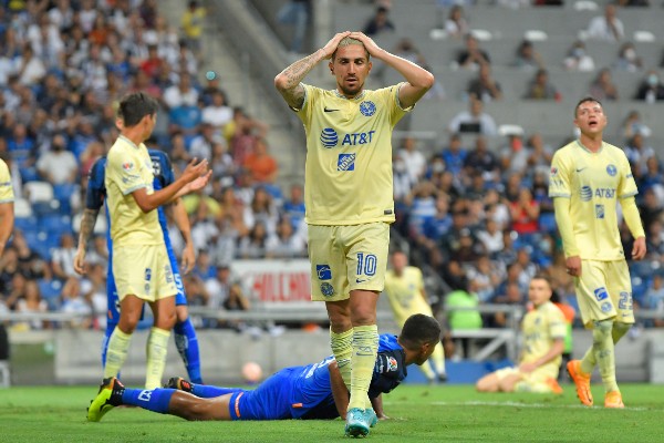 Diego Valdés reacciona durante juego ante Monterrey