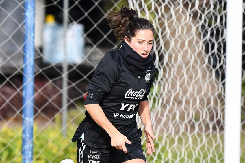 Romina Núñez entrenando con Argentina