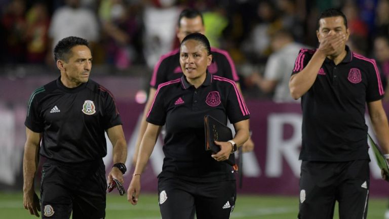 Mónica Vergara y su cuerpo técnico