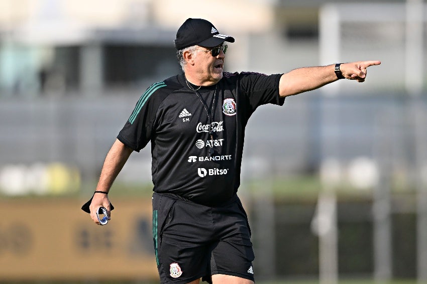 Tata Martino en entrenamiento con el Tri