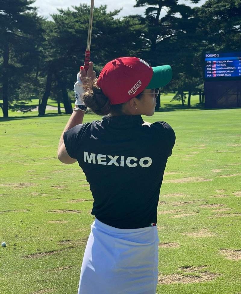 María Fassi jugando golf