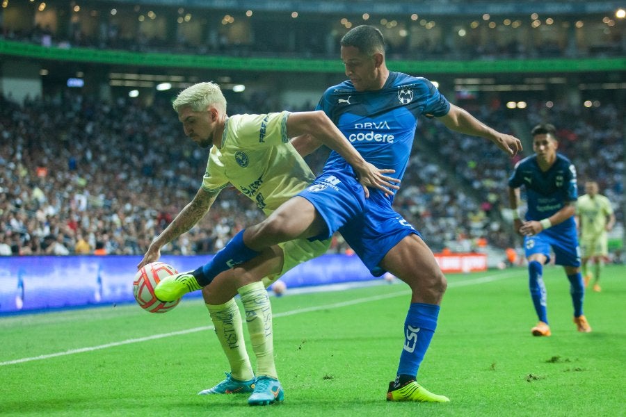 Diego Valdés durante un partido con América