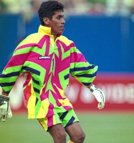 Jorge Campos, durante un juego