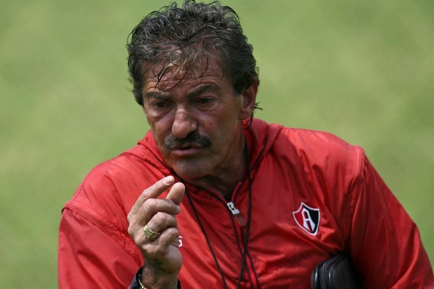 Ricardo La Volpe entrenando al Atlas