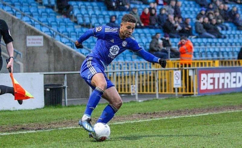 Jamie Allen jugando con Halifax Town