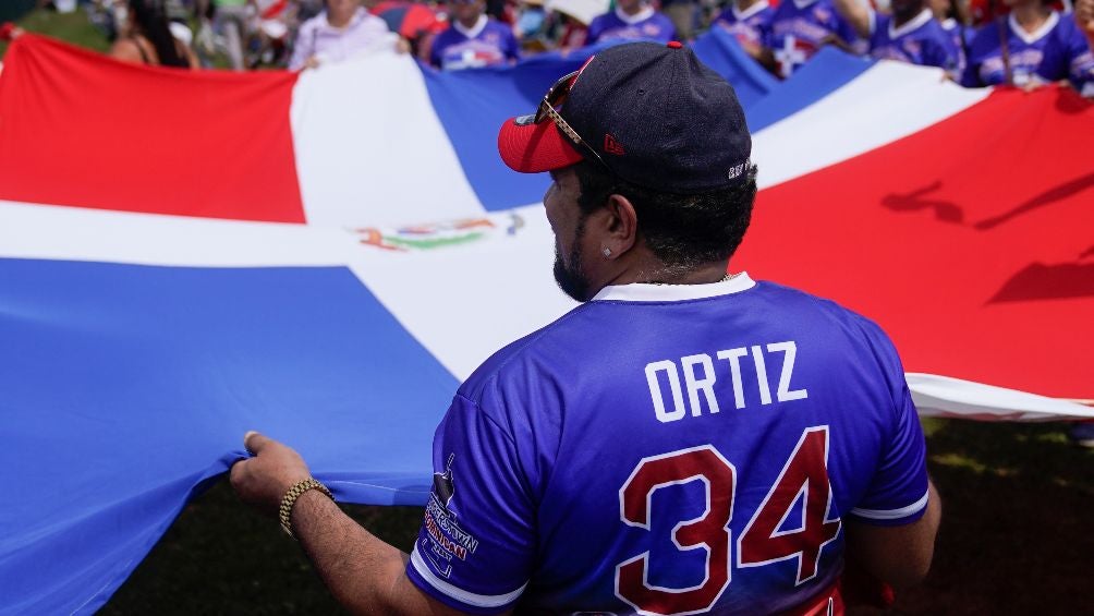 La afición se mostró muy contenta por el logro del 'Big Papi'