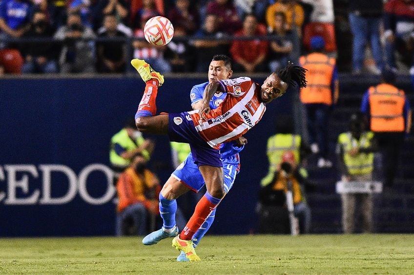 Jhon Murillo durante un partido de Atlético San Luis